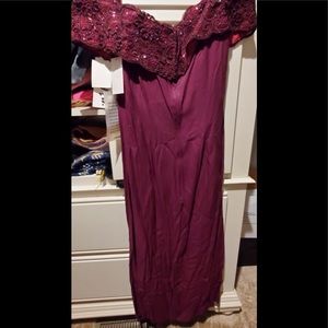 NWT Vintage sequence gown by Niki wine size 12